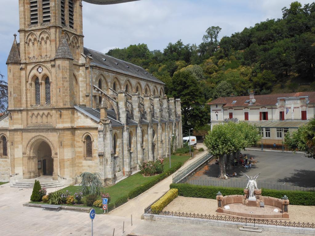 Le Central Peyrehorade Luaran gambar